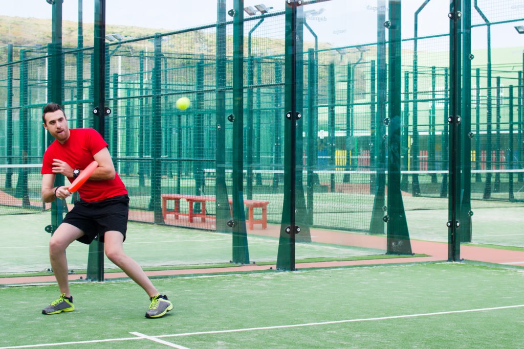 The correct padel court dimensions and features are essential for a smooth game.